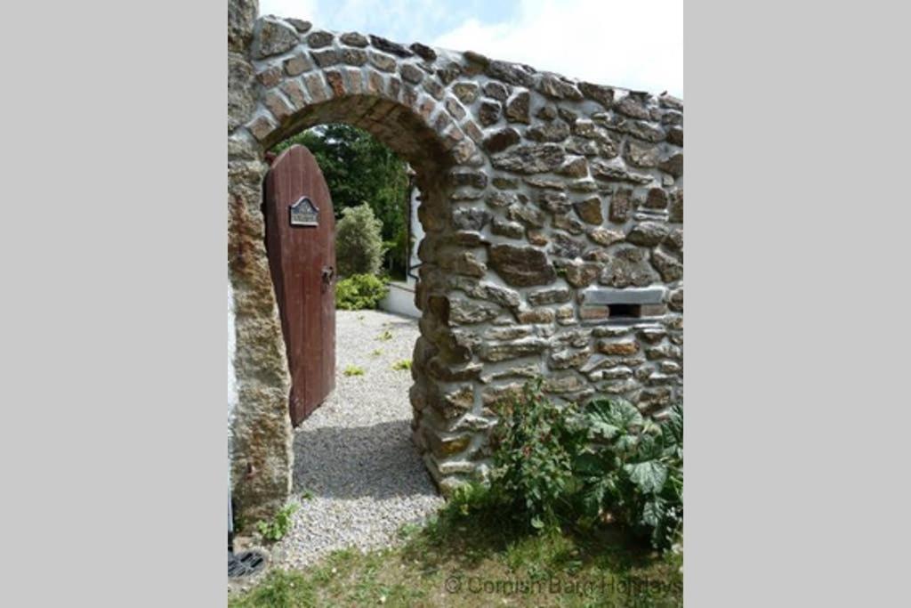 The Snug At Cornish Barn Holidays ทรูโร ภายนอก รูปภาพ