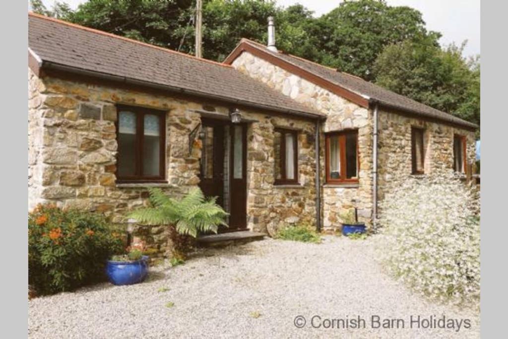 The Snug At Cornish Barn Holidays ทรูโร ภายนอก รูปภาพ