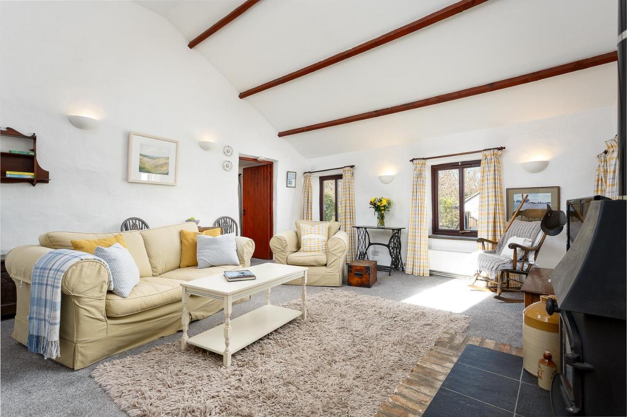 The Snug At Cornish Barn Holidays ทรูโร ภายนอก รูปภาพ