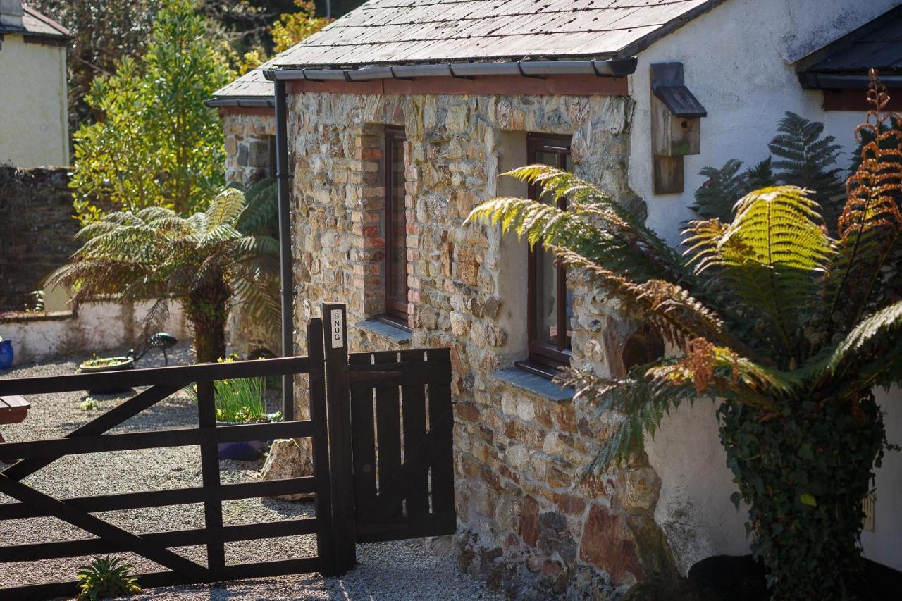The Snug At Cornish Barn Holidays ทรูโร ภายนอก รูปภาพ