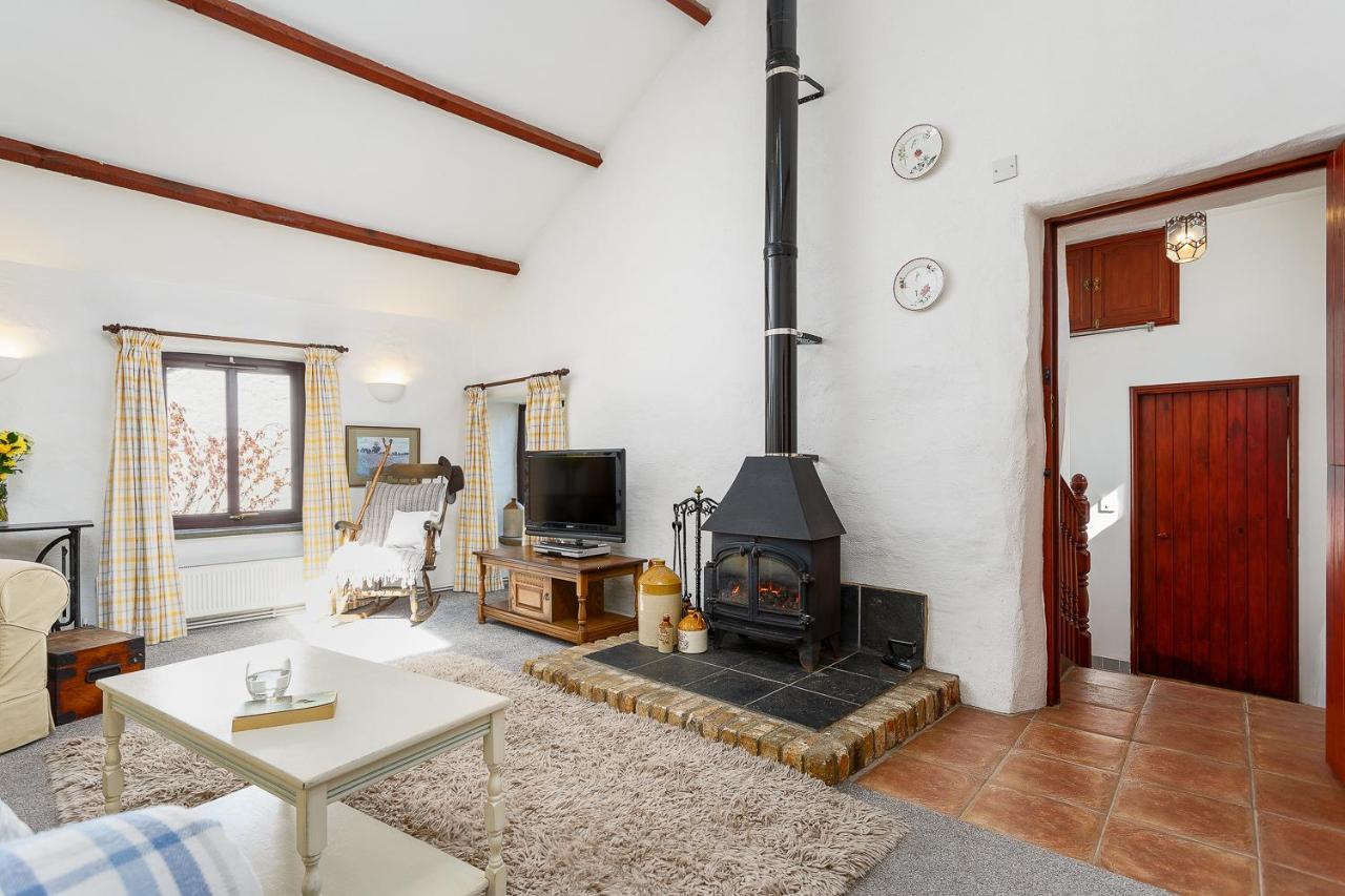 The Snug At Cornish Barn Holidays ทรูโร ภายนอก รูปภาพ