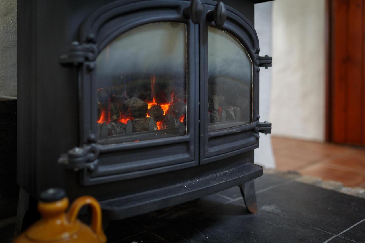 The Snug At Cornish Barn Holidays ทรูโร ภายนอก รูปภาพ