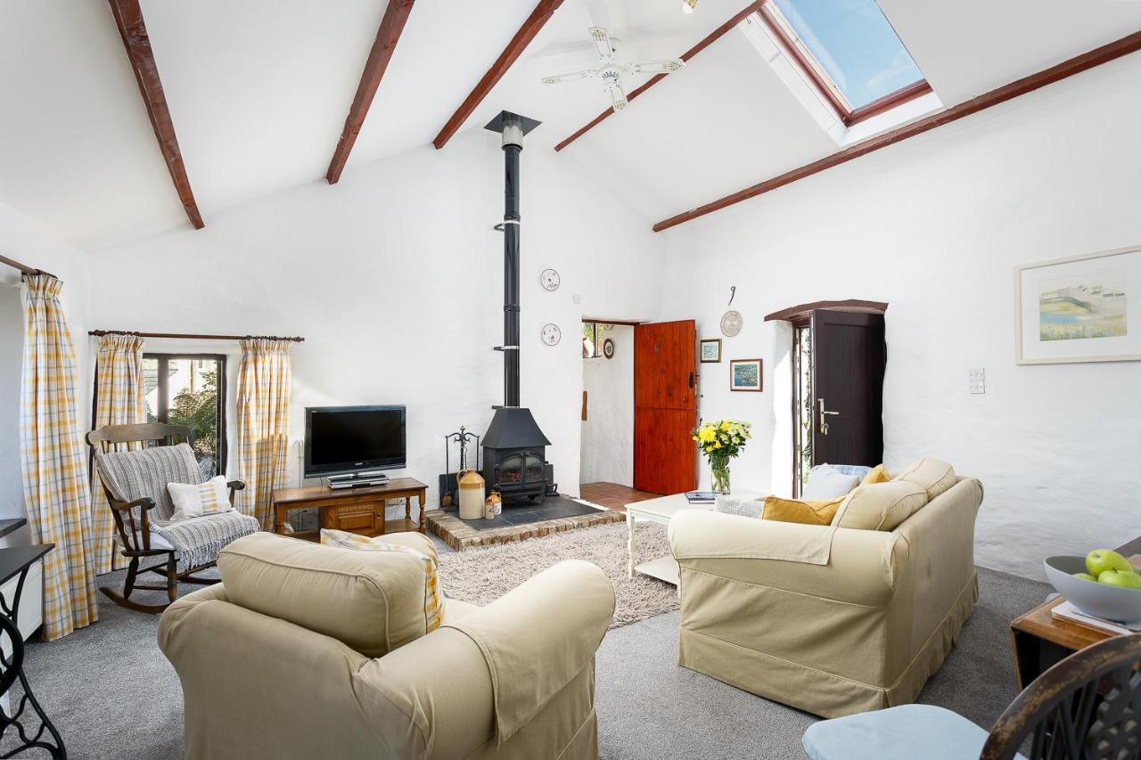 The Snug At Cornish Barn Holidays ทรูโร ภายนอก รูปภาพ