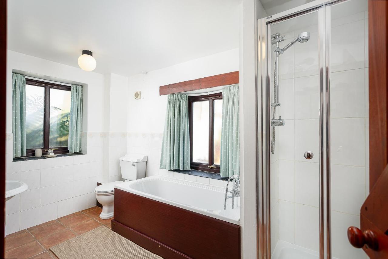 The Snug At Cornish Barn Holidays ทรูโร ภายนอก รูปภาพ