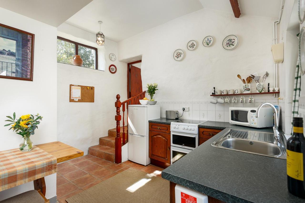 The Snug At Cornish Barn Holidays ทรูโร ภายนอก รูปภาพ